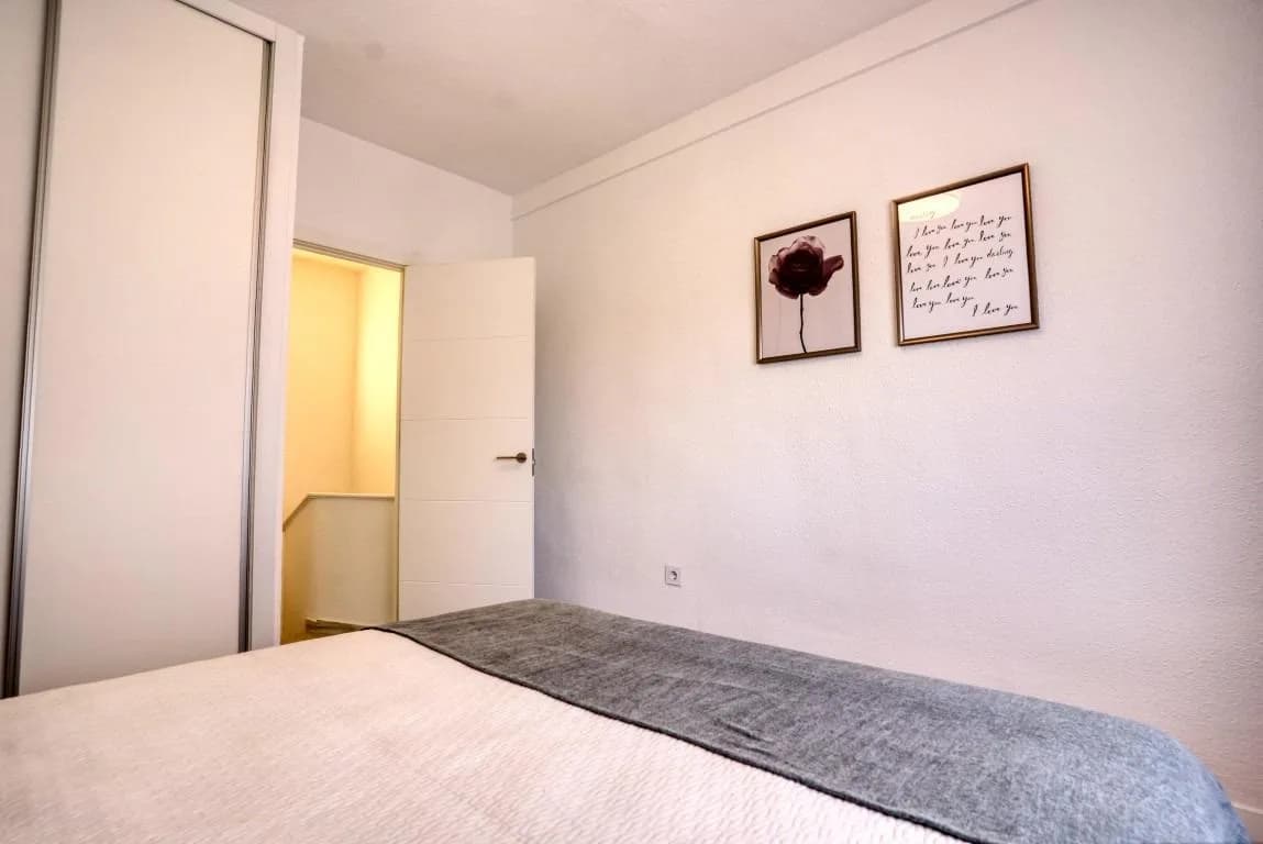 Duplex de 1 dormitorios en venta en Torrevieja, Alicante - Image 5