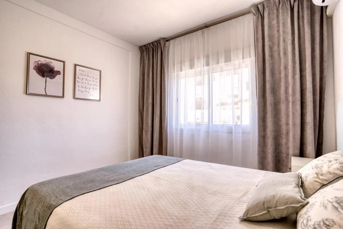 Duplex de 1 dormitorios en venta en Torrevieja, Alicante - Image 6