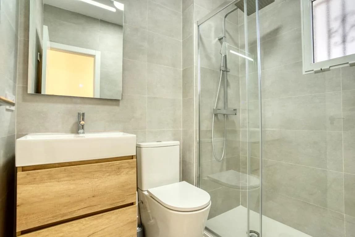 Duplex de 1 dormitorios en venta en Torrevieja, Alicante - Image 8