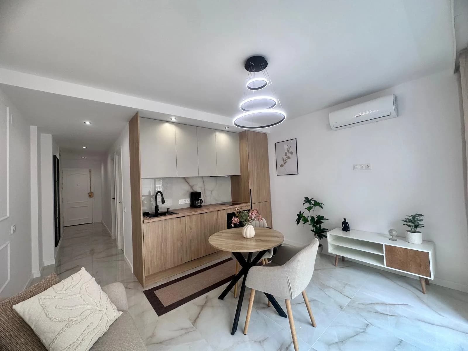 Apartment de 1 dormitorios en venta en Torrevieja, Alicante - Image 4