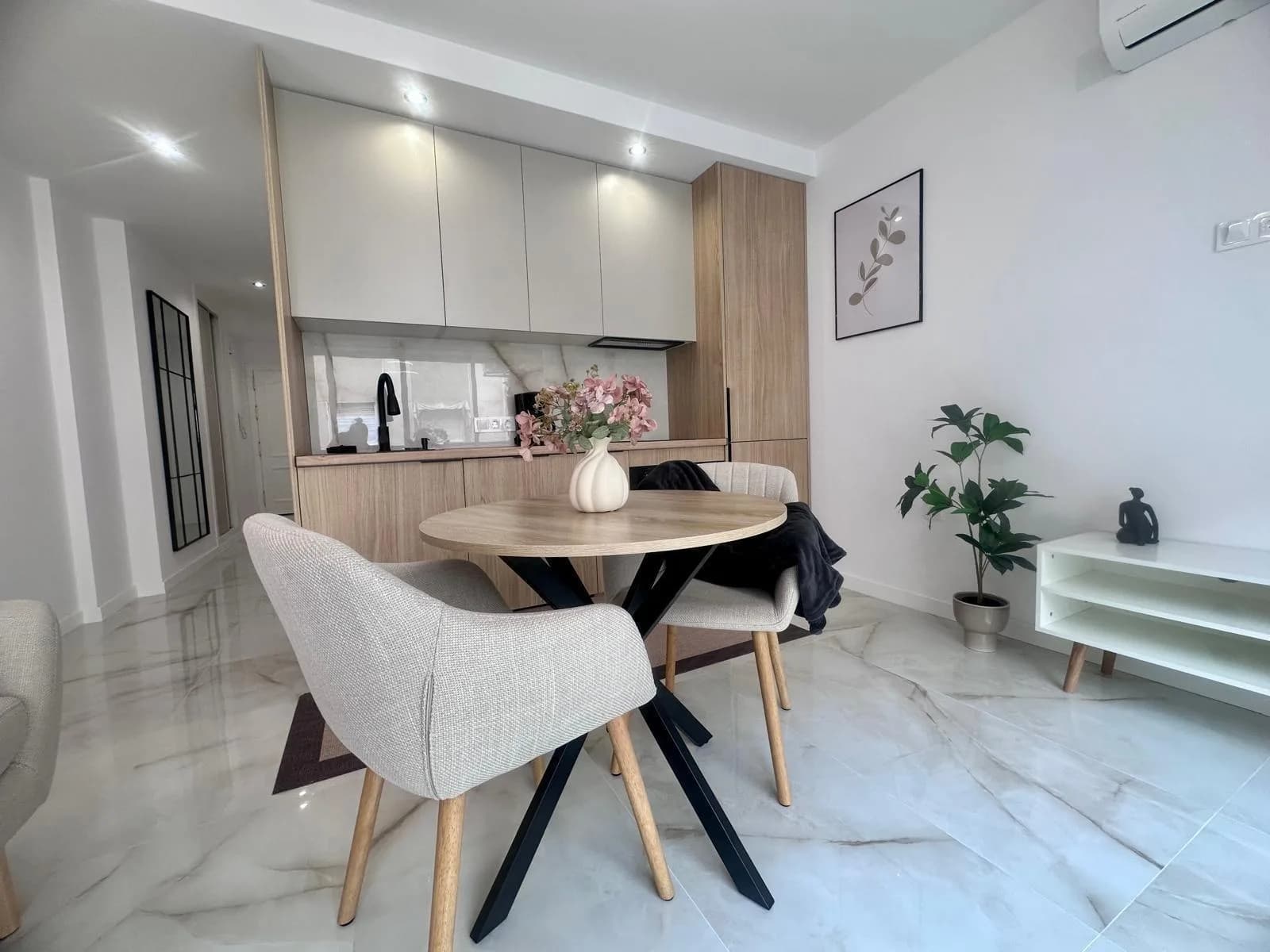 Apartment de 1 dormitorios en venta en Torrevieja, Alicante - Image 6