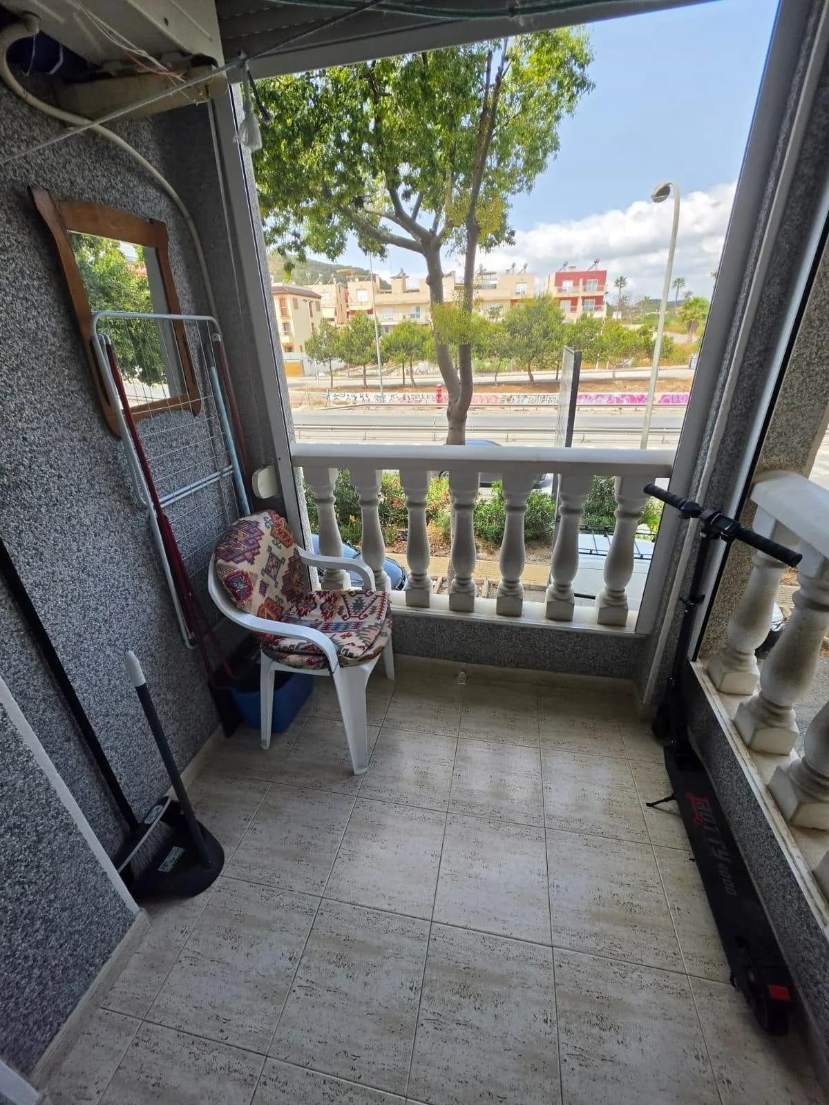 Apartment de 2 dormitorios en venta en Guardamar del Segura, Alicante - Image 2