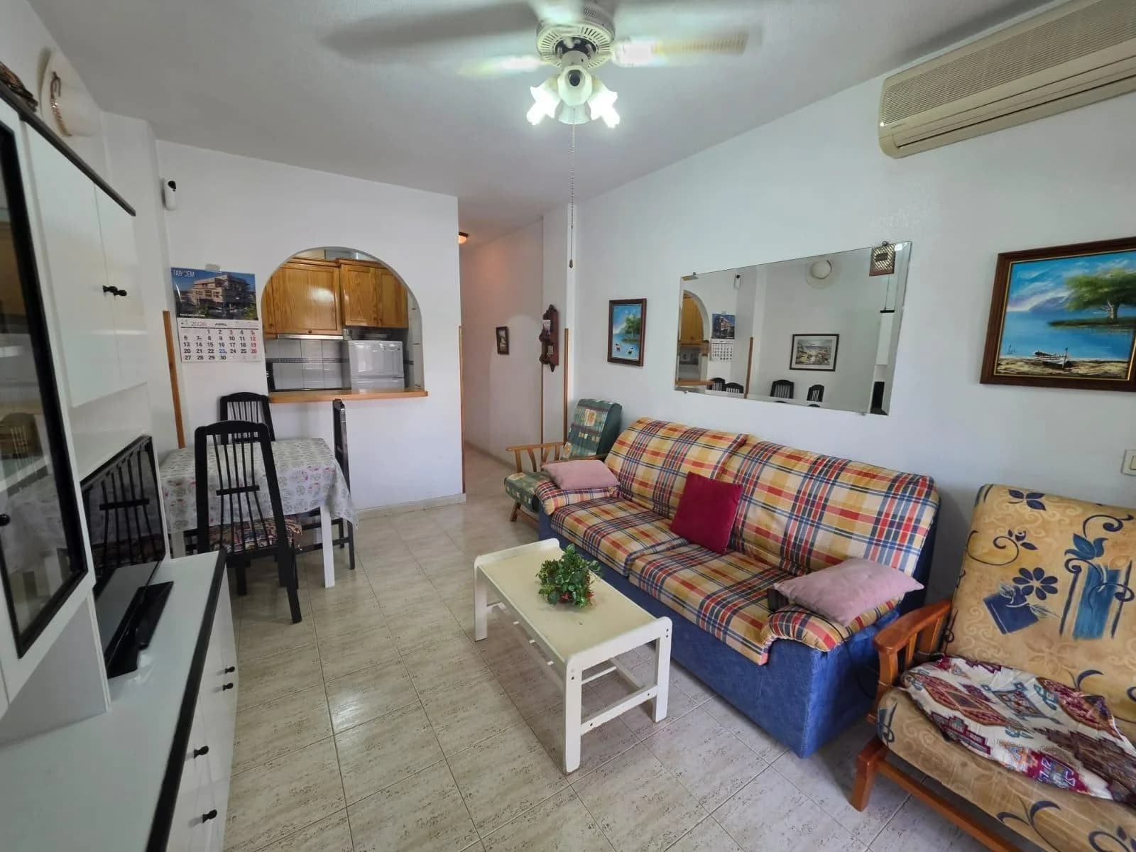 Apartment de 2 dormitorios en venta en Guardamar del Segura, Alicante - Image 3