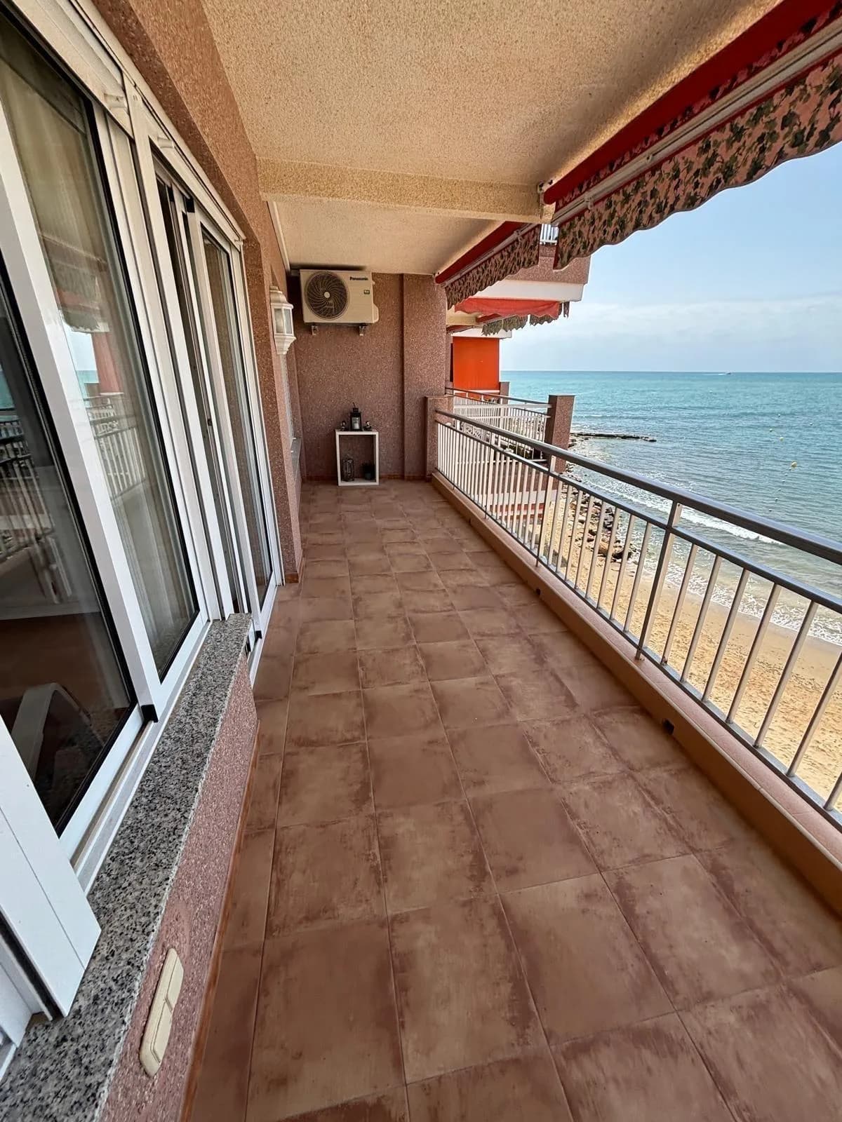 Apartment de 3 chambres à vendre à Torrevieja, Alicante - Image 2