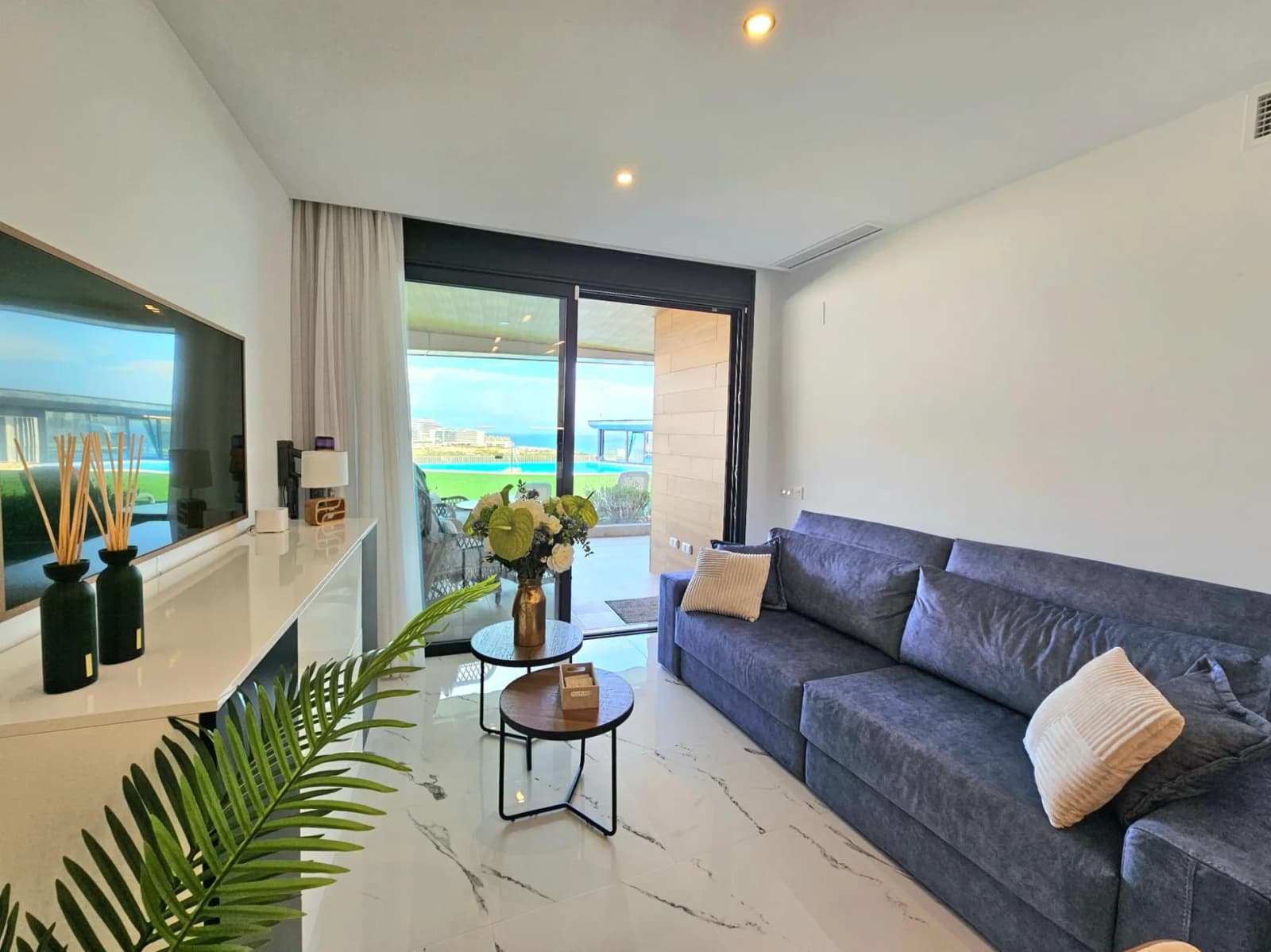 Apartment de 3 dormitorios en venta en Gran alacant, Alicante - Image 3