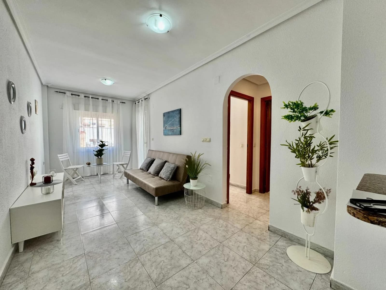 Apartment de 2 dormitorios en venta en Torrevieja, Alicante