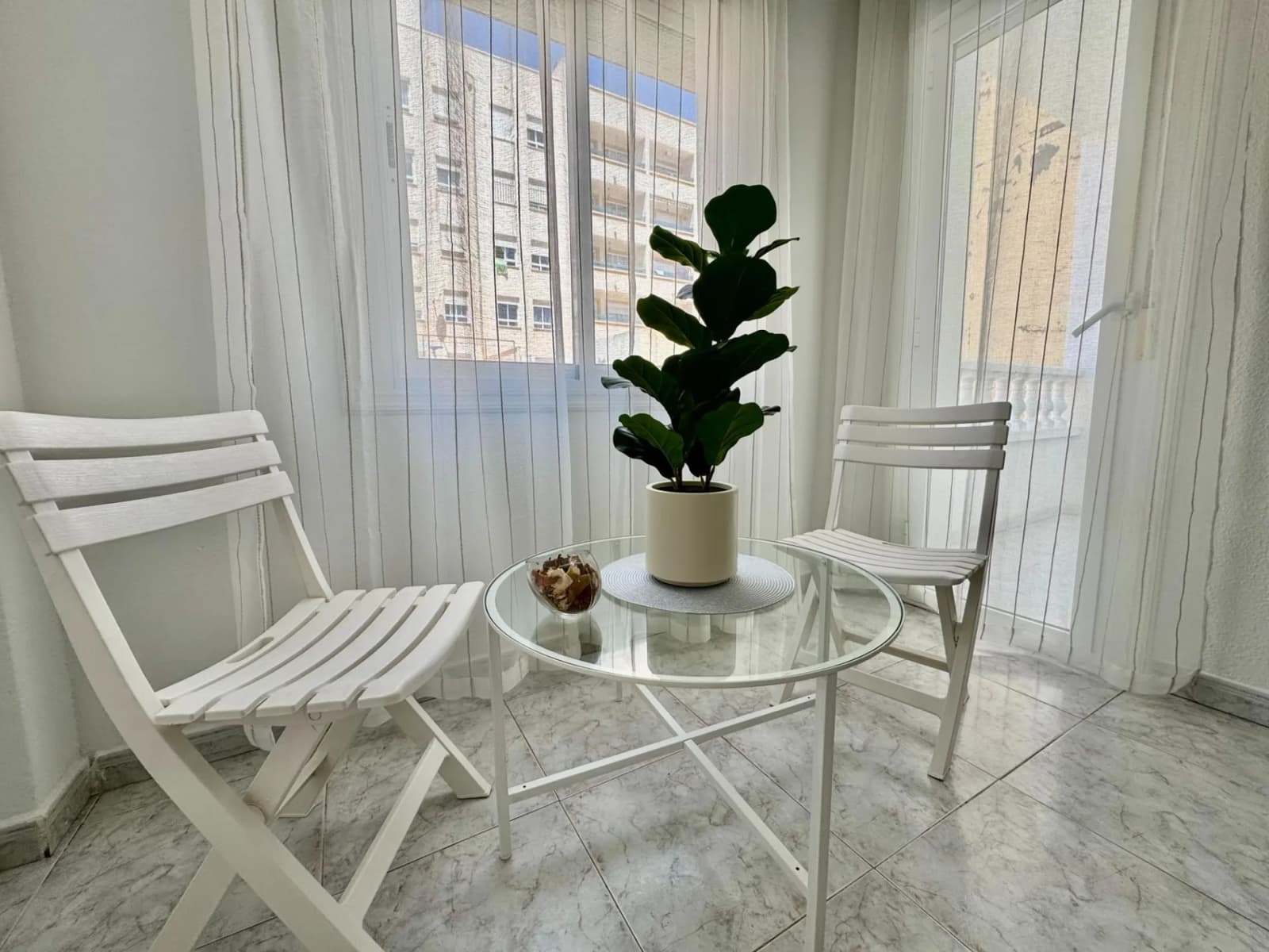 Apartment de 2 dormitorios en venta en Torrevieja, Alicante - Image 5