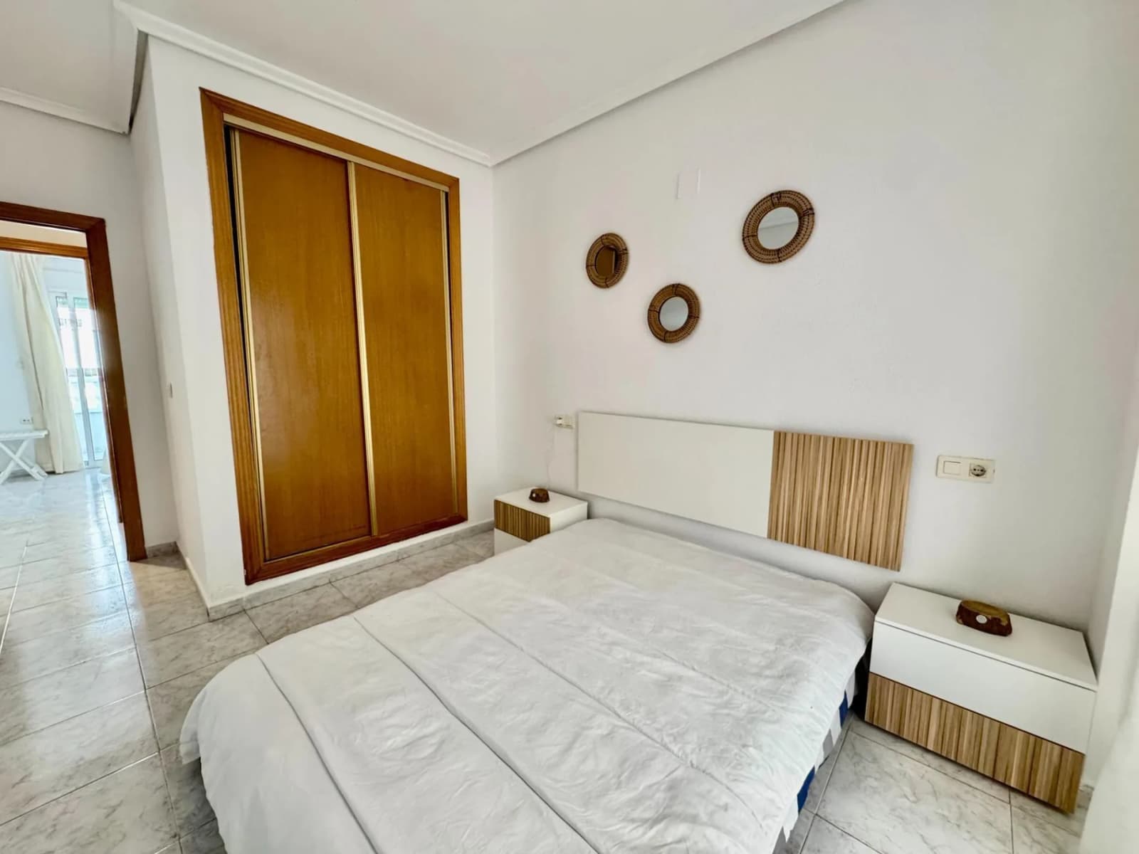 Apartment de 2 dormitorios en venta en Torrevieja, Alicante - Image 7