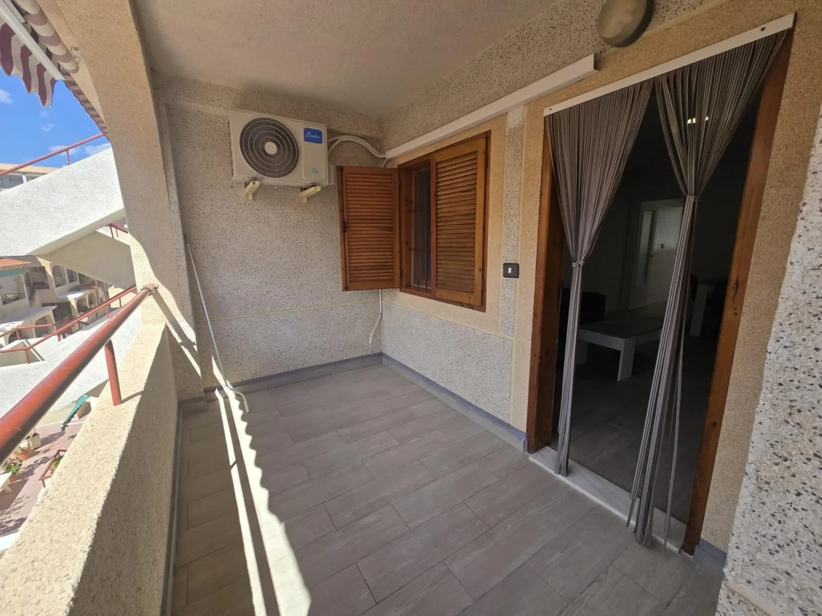 Apartment de 1 dormitorios en venta en Torrevieja, Alicante - Image 5
