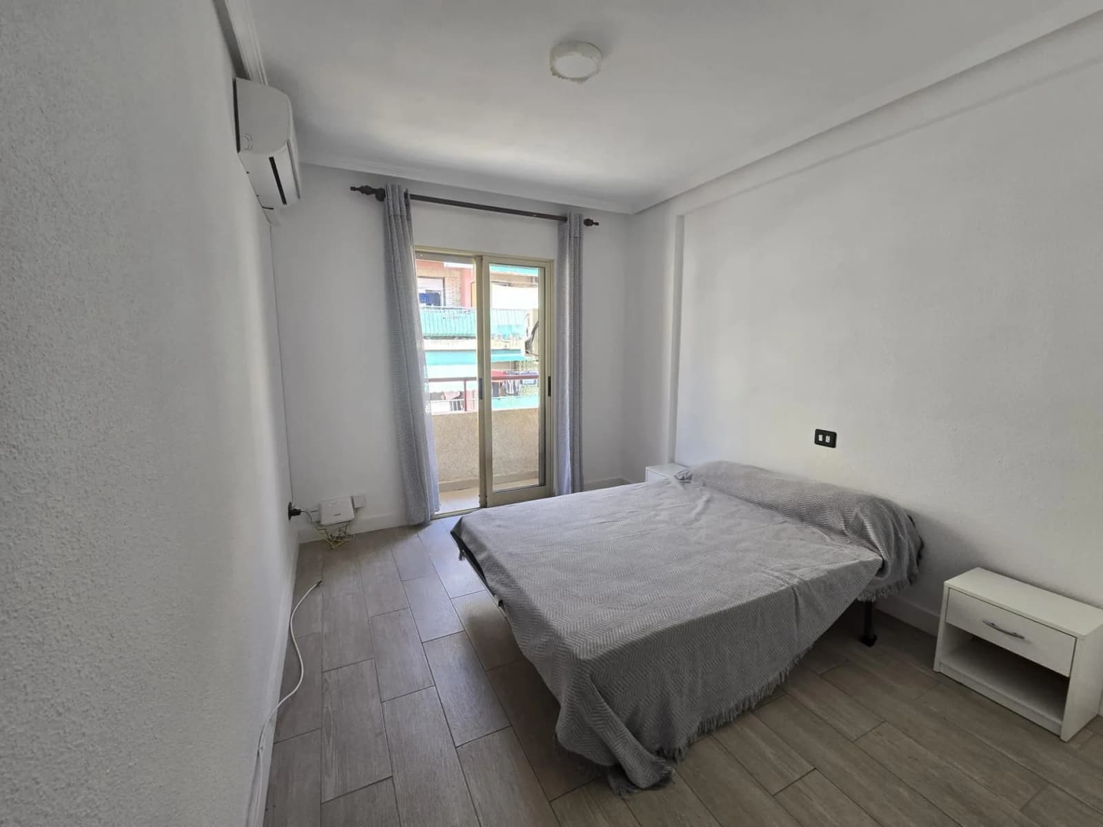 Apartment de 1 dormitorios en venta en Torrevieja, Alicante - Image 9