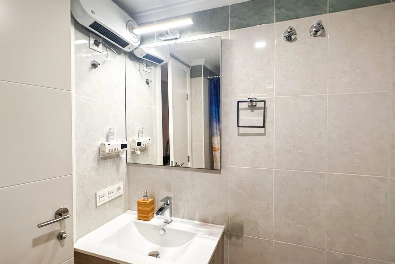 Apartment de 3 dormitorios en venta en Torrevieja, Alicante - Image 4