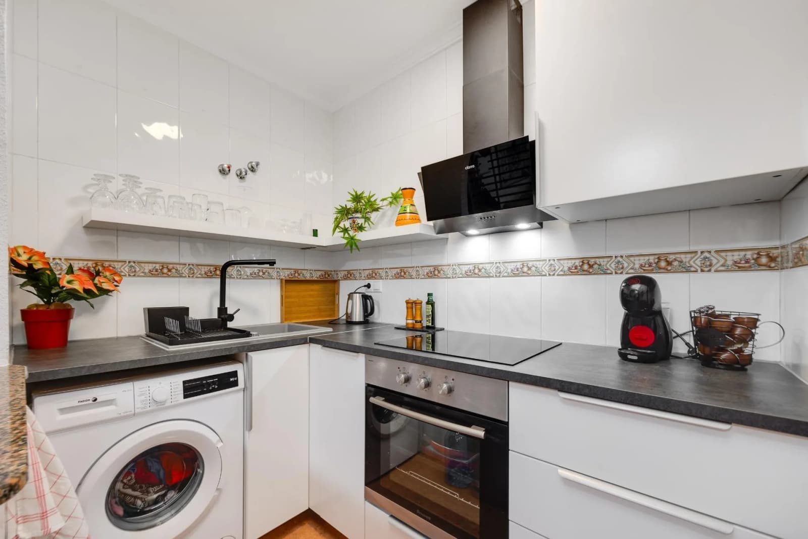 Apartment de 1 dormitorios en venta en Torrevieja, Alicante - Image 3