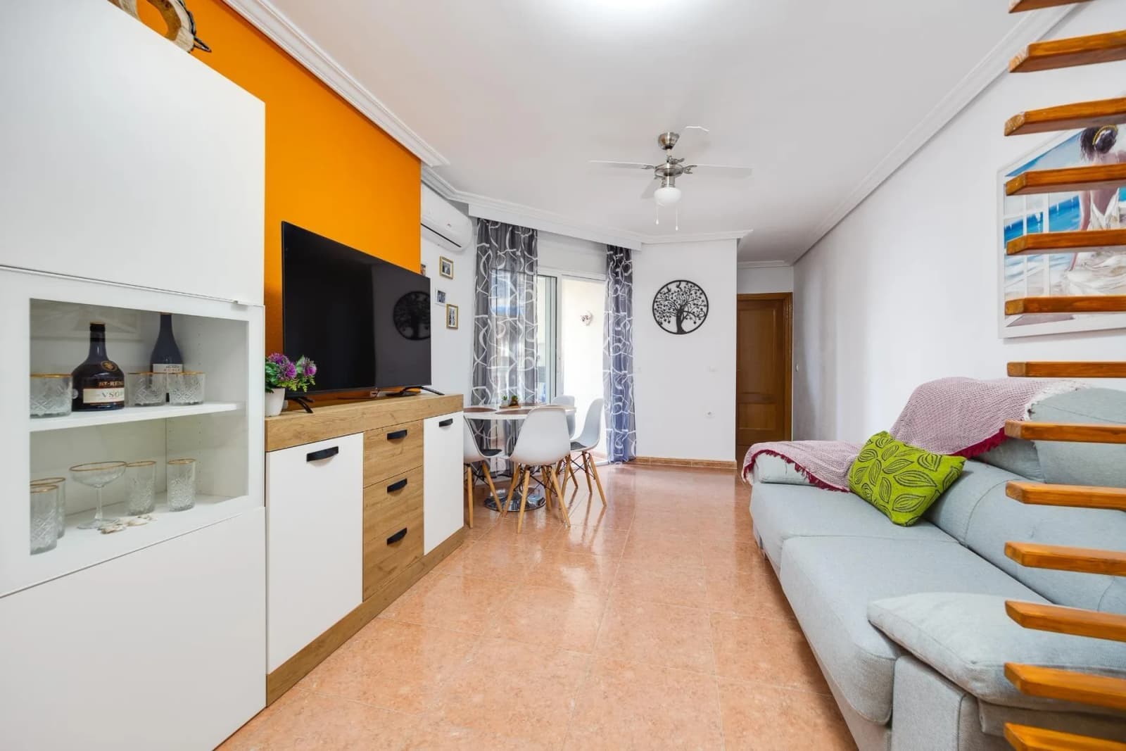 Apartment de 1 dormitorios en venta en Torrevieja, Alicante - Image 5