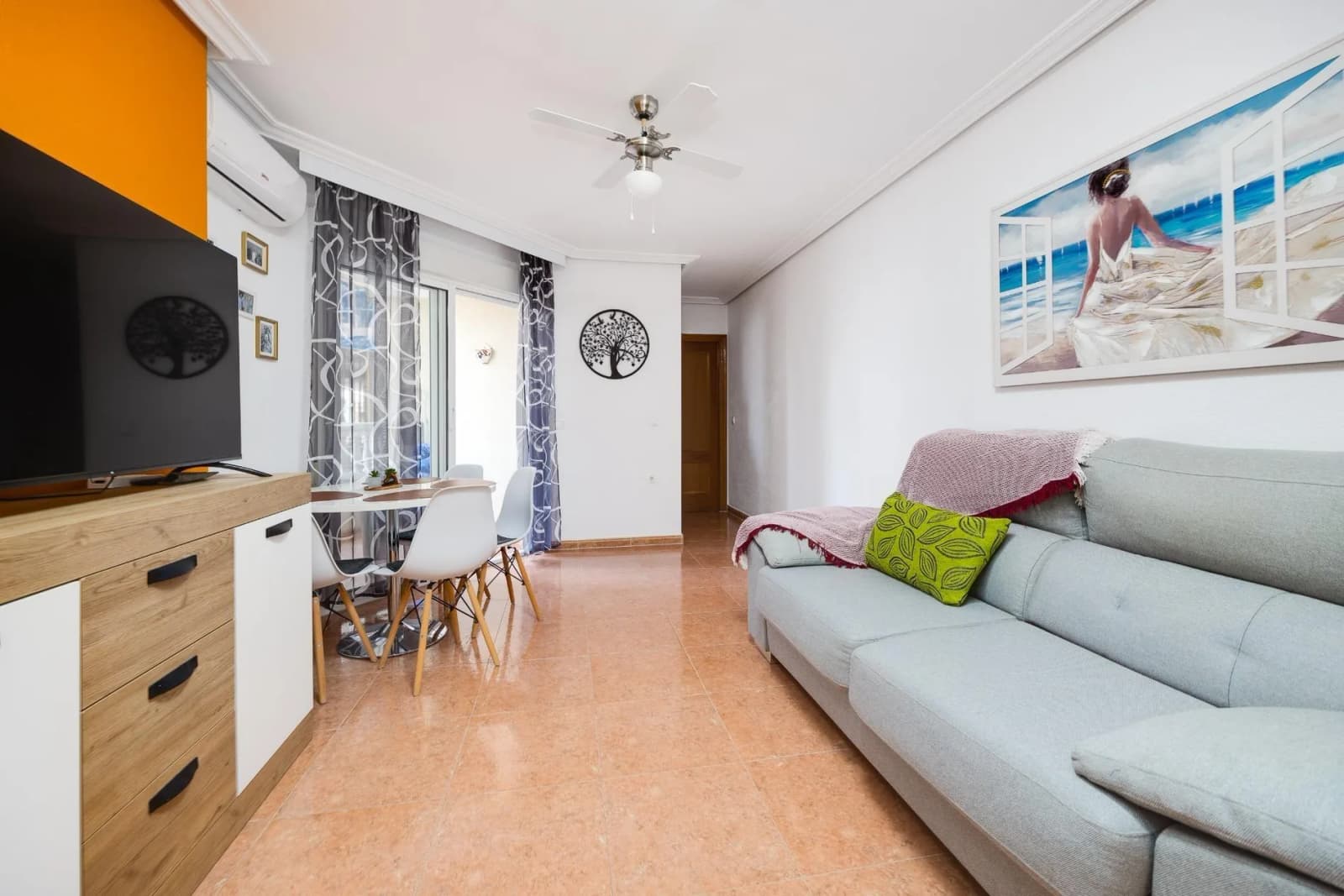 Apartment de 1 dormitorios en venta en Torrevieja, Alicante - Image 6
