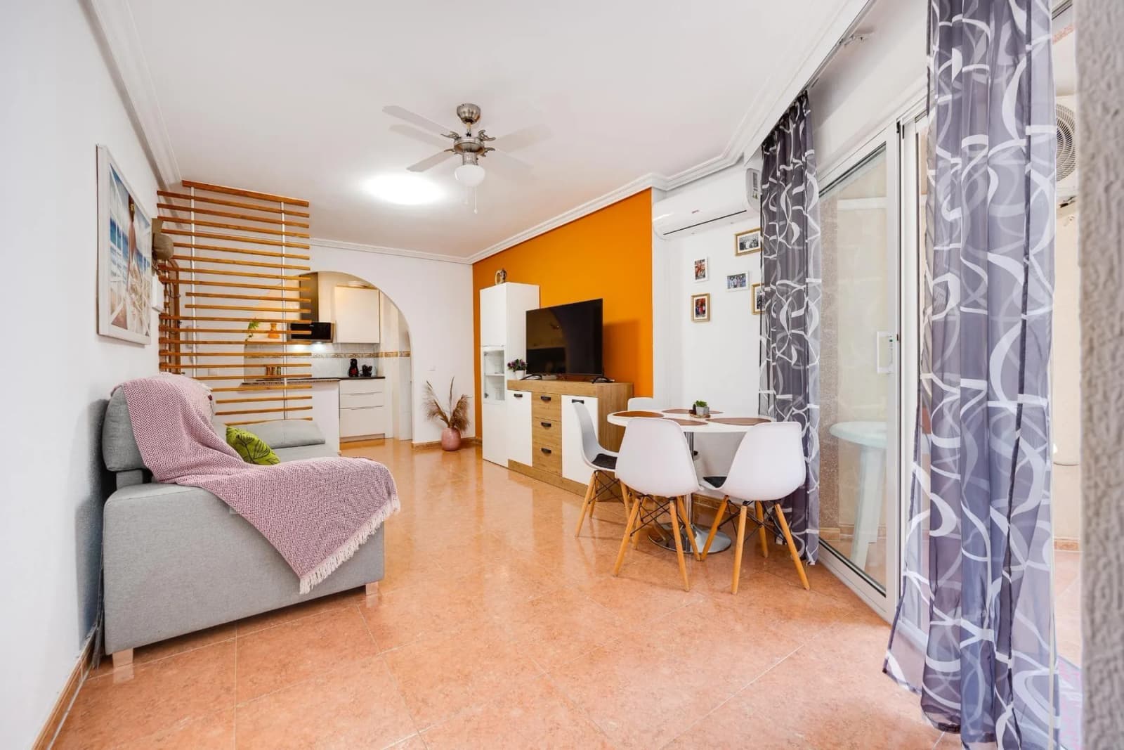 Apartment de 1 dormitorios en venta en Torrevieja, Alicante - Image 7