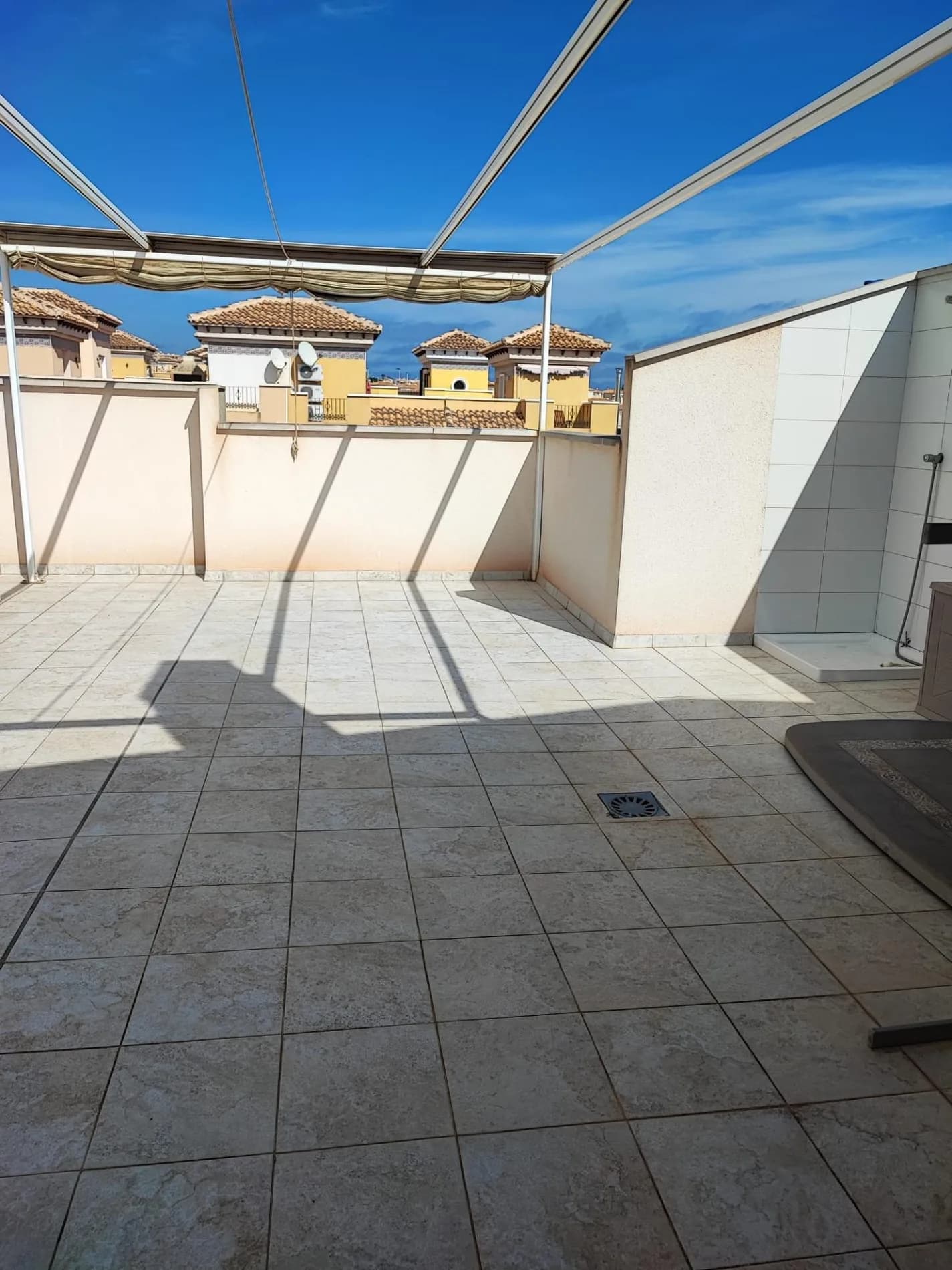 Bungalow с 2 спальнями на продажу в Torrevieja, Alicante - Image 6