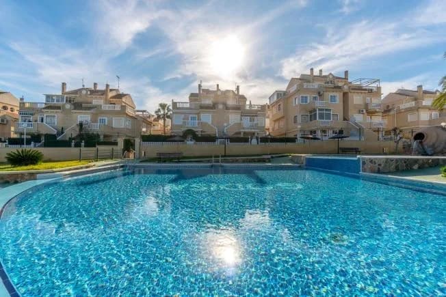 Bungalow de 3 chambres à vendre à Torrevieja, Alicante - Image 4