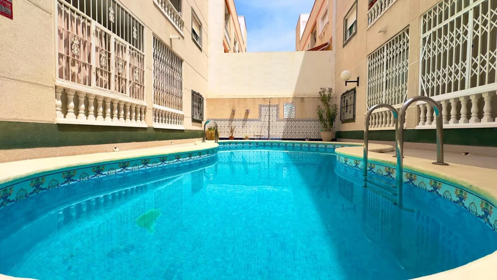 Apartment с 1 спальнями на продажу в Torrevieja, Alicante - Image 4