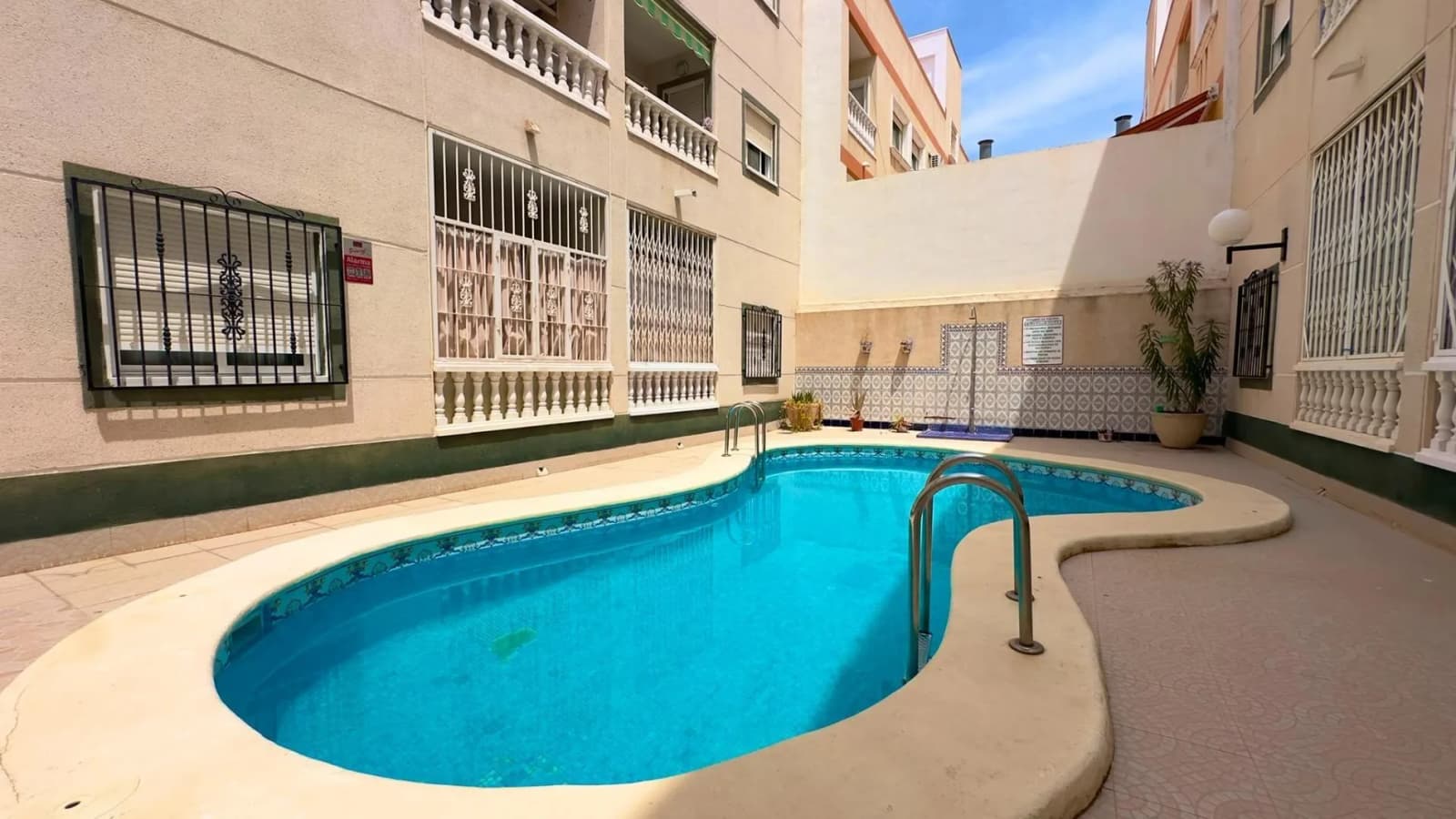 Apartment с 1 спальнями на продажу в Torrevieja, Alicante - Image 5