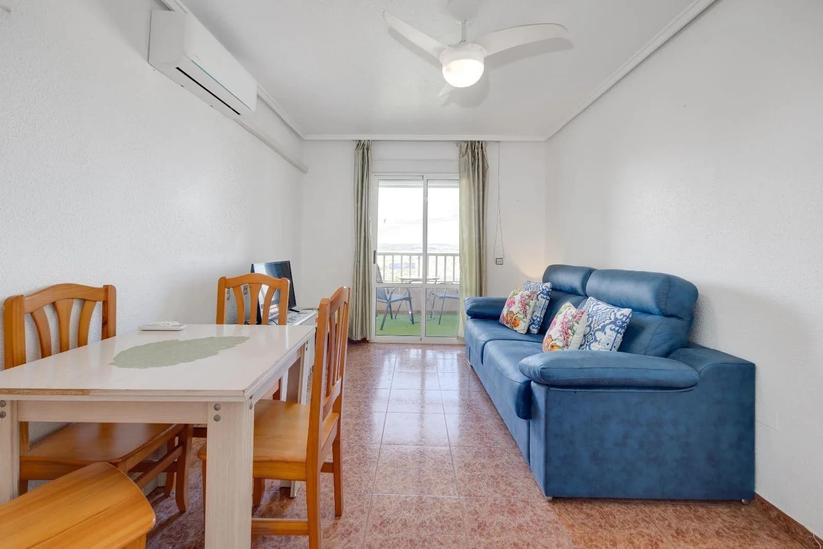 Villa med 2 sovrum till salu i Torrevieja, Alicante - Image 2