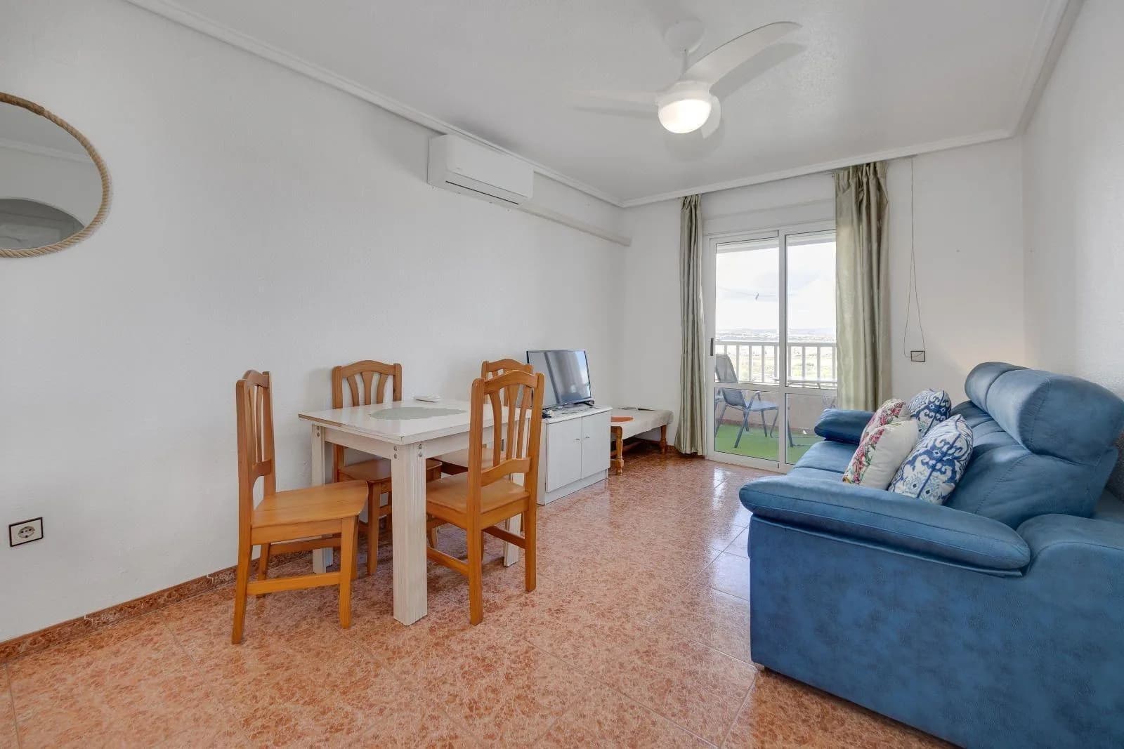 Villa med 2 sovrum till salu i Torrevieja, Alicante - Image 3