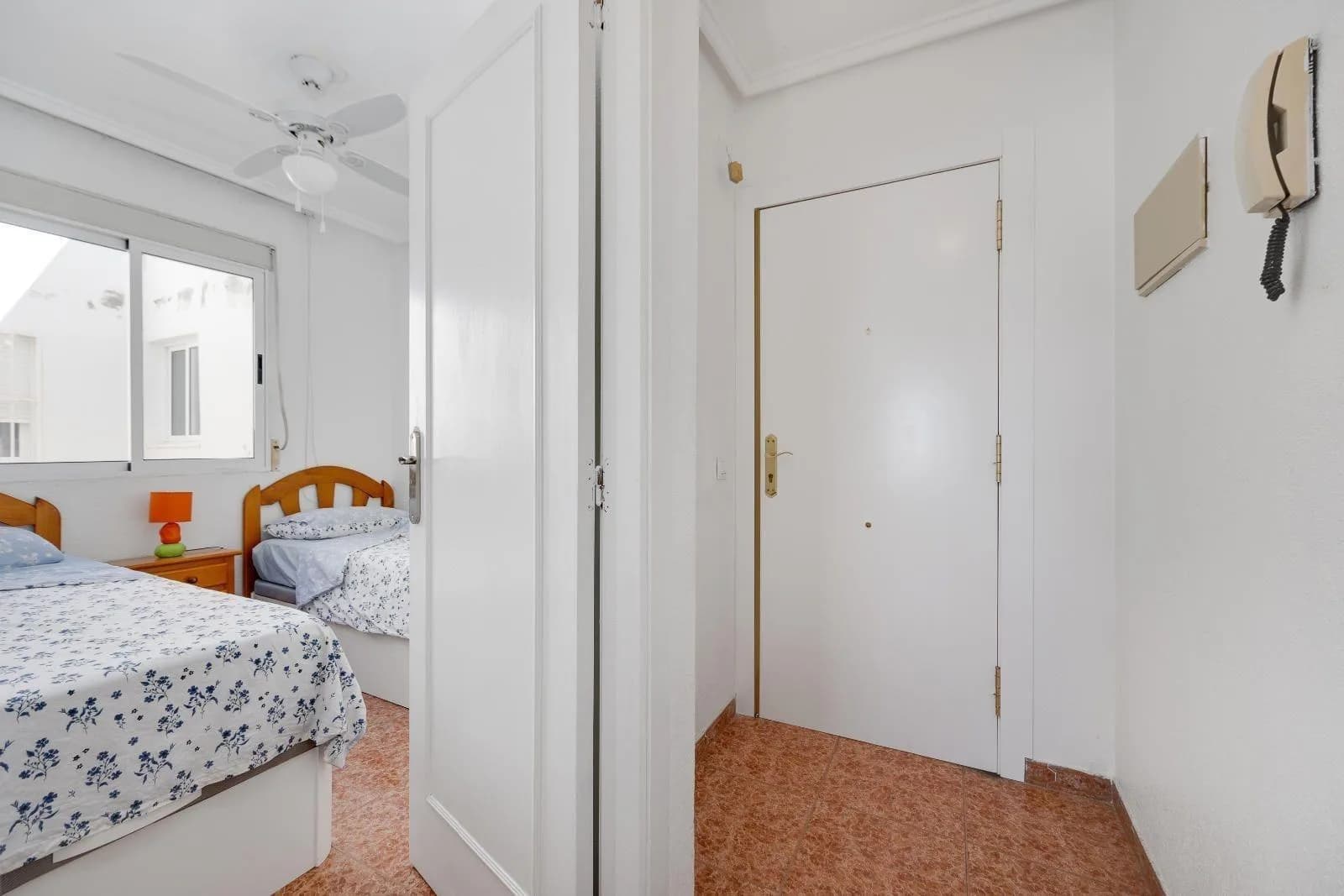 Villa med 2 sovrum till salu i Torrevieja, Alicante - Image 9