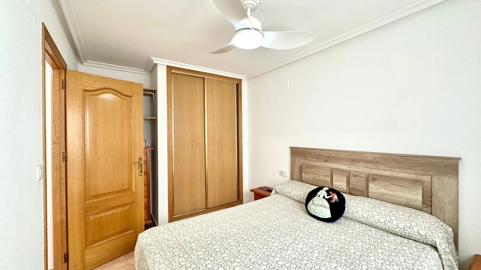 Apartment med 2 sovrum till salu i Torrevieja, Alicante - Image 4