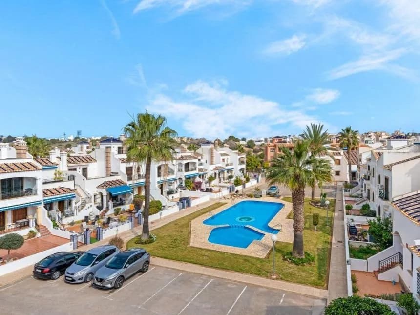 Villa med 2 sovrum till salu i Orihuela Costa, Alicante - Image 2