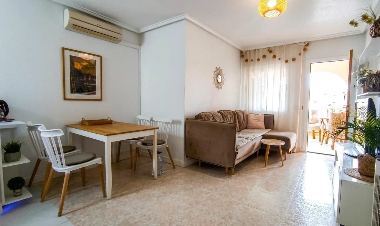 Bungalow med 2 sovrum till salu i Torrevieja, Alicante - Image 3