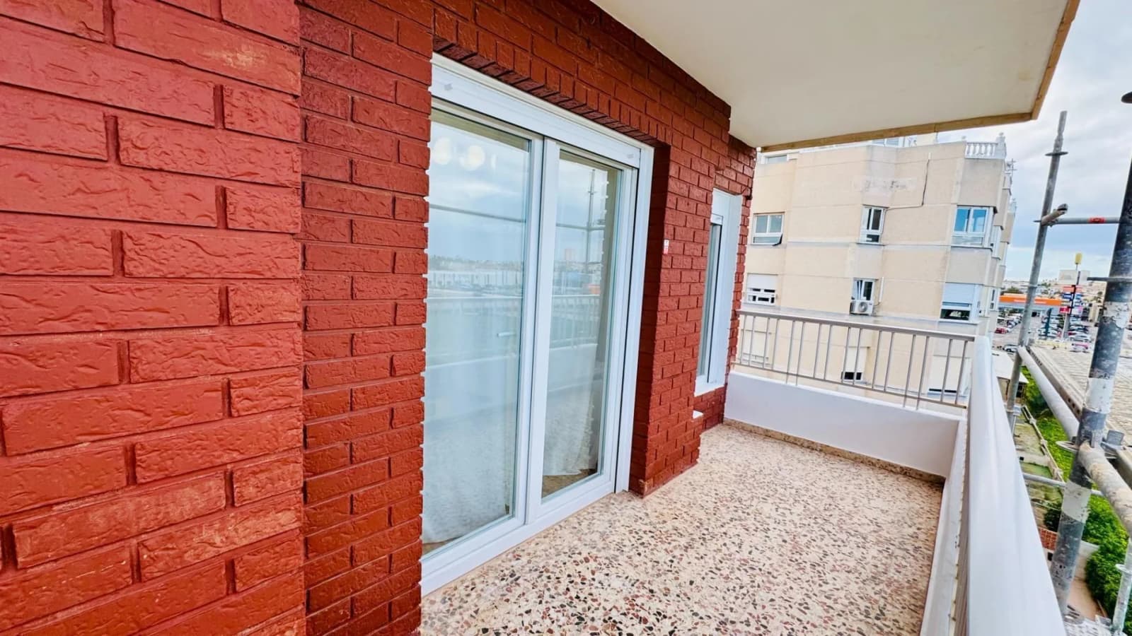 Villa med 2 sovrum till salu i Torrevieja, Alicante - Image 2