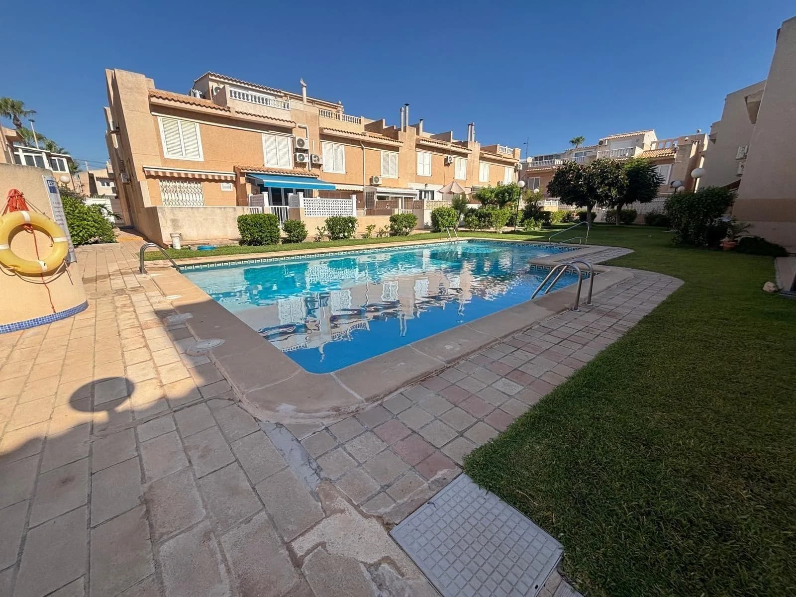 Duplex med 4 sovrum till salu i Torrevieja, Alicante