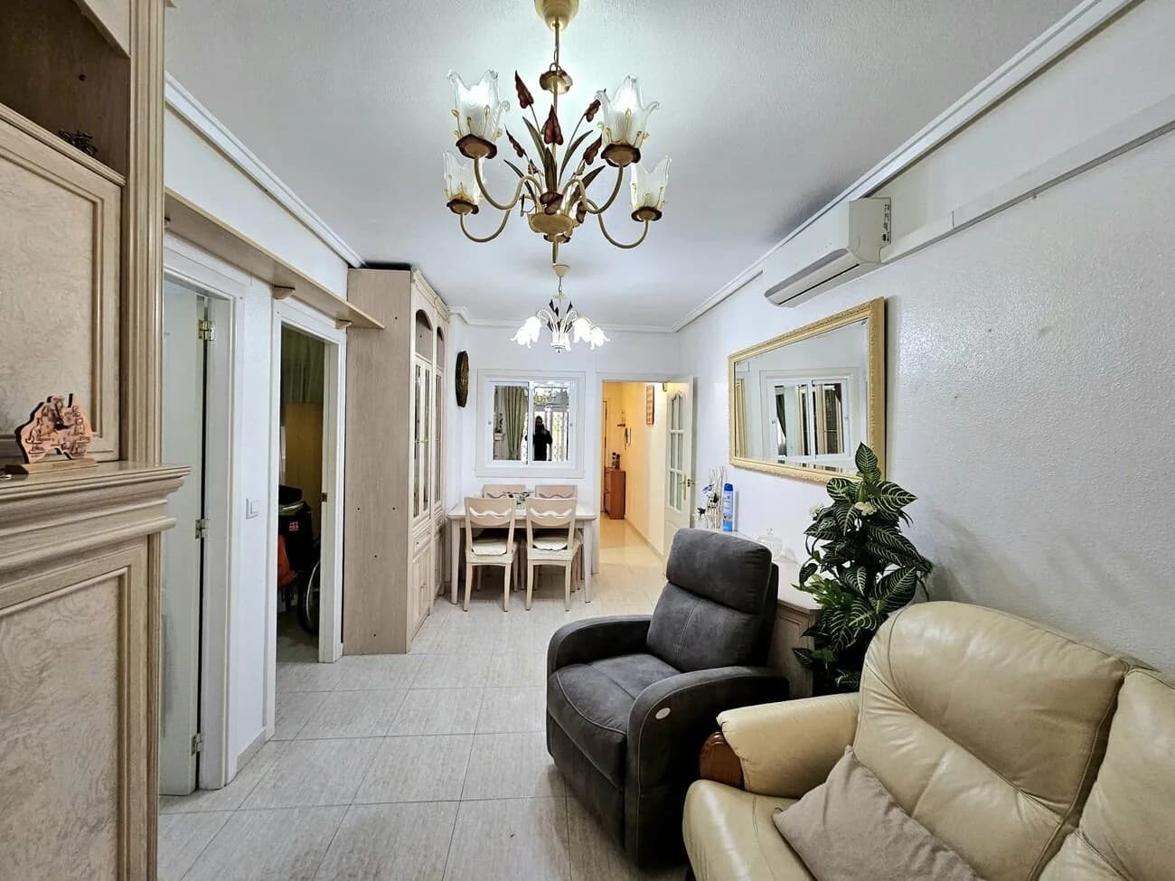 Apartment med 2 sovrum till salu i Torrevieja, Alicante - Image 2