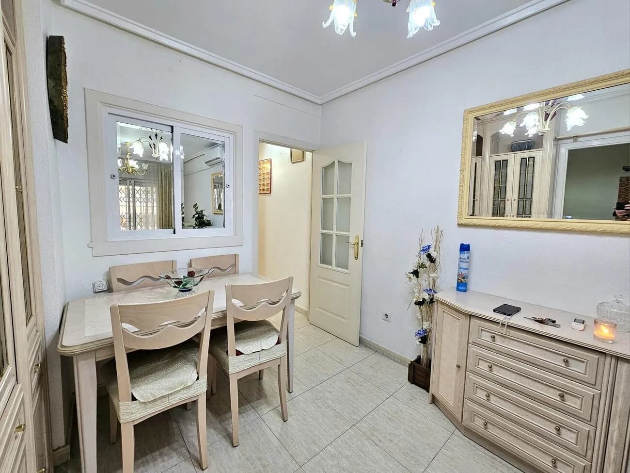 Apartment med 2 sovrum till salu i Torrevieja, Alicante - Image 3