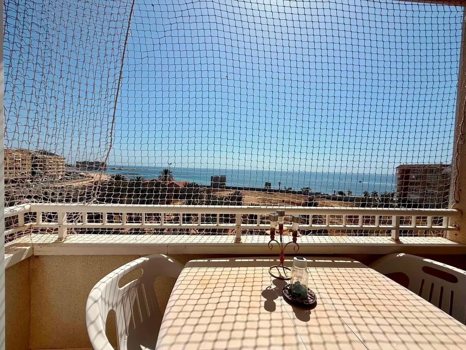 Apartment med 2 sovrum till salu i Torrevieja, Alicante - Image 2