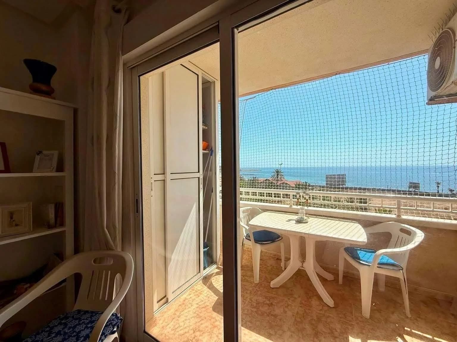 Apartment med 2 sovrum till salu i Torrevieja, Alicante - Image 3