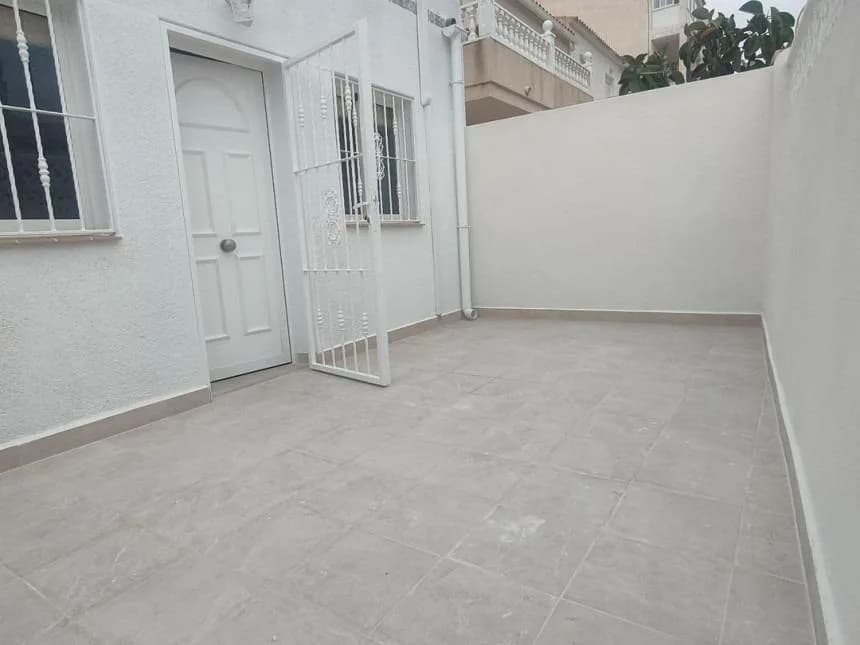 House med 2 sovrum till salu i Torrevieja, Alicante - Image 8