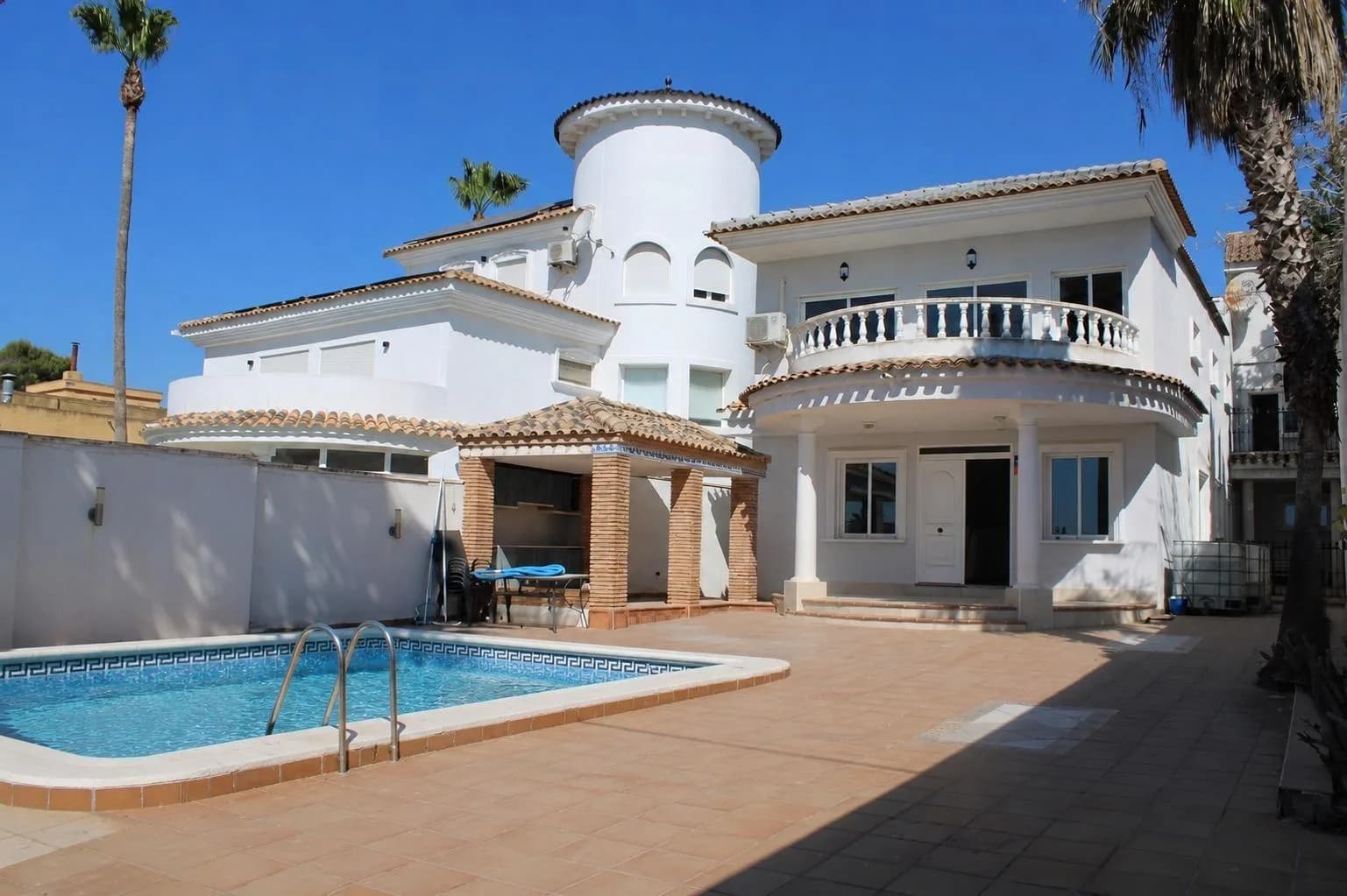 Villa med 6 sovrum till salu i Jacarilla, Alicante