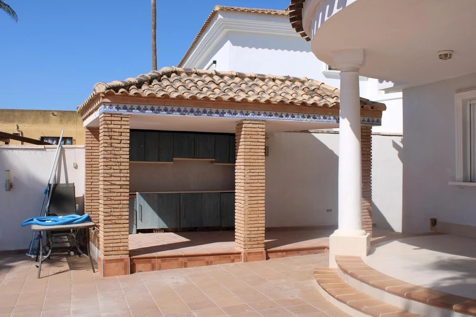Villa med 6 sovrum till salu i Jacarilla, Alicante - Image 2