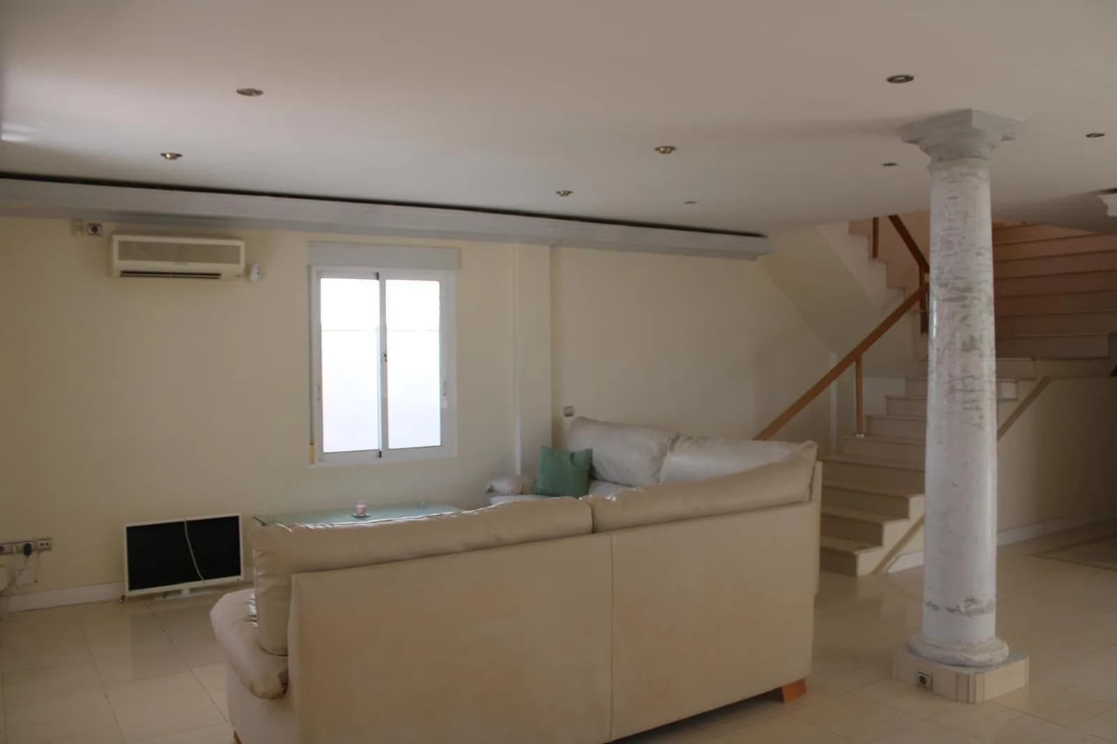Villa med 6 sovrum till salu i Jacarilla, Alicante - Image 3