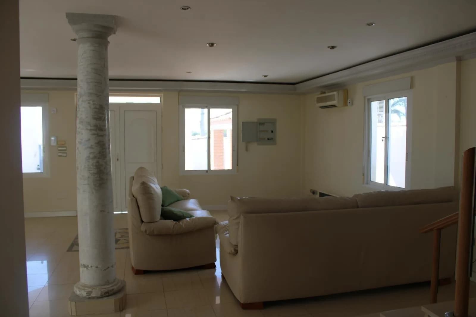 Villa med 6 sovrum till salu i Jacarilla, Alicante - Image 6