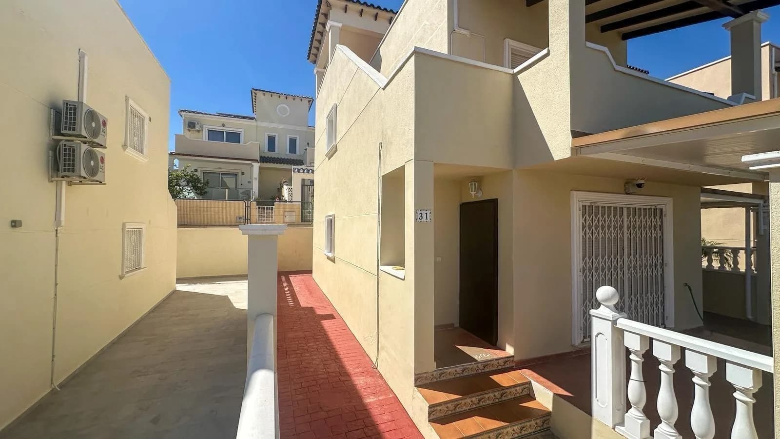Apartment med 3 sovrum till salu i Orihuela Costa, Alicante - Image 2