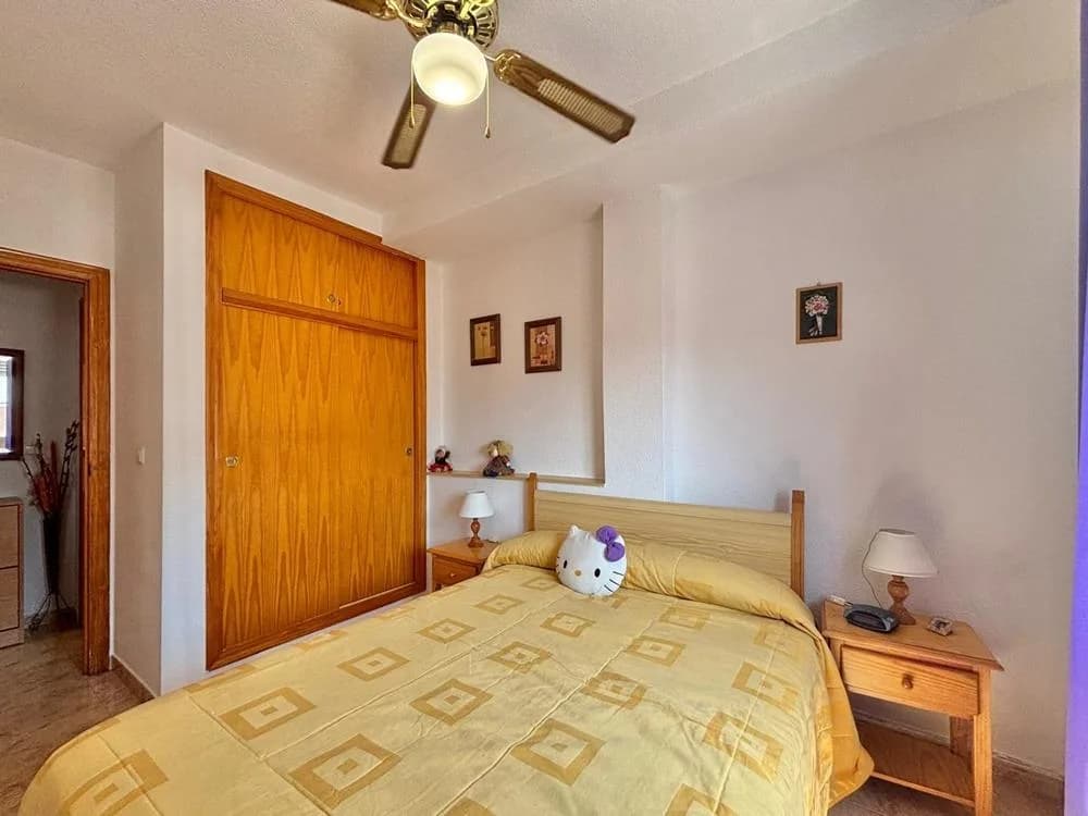 Apartment med 2 sovrum till salu i Torrevieja, Alicante - Image 9