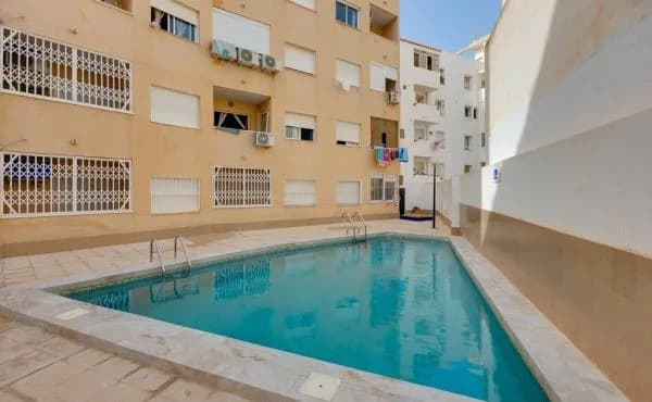Apartment med 2 sovrum till salu i Torrevieja, Alicante