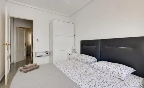 Apartment med 2 sovrum till salu i Torrevieja, Alicante - Image 9