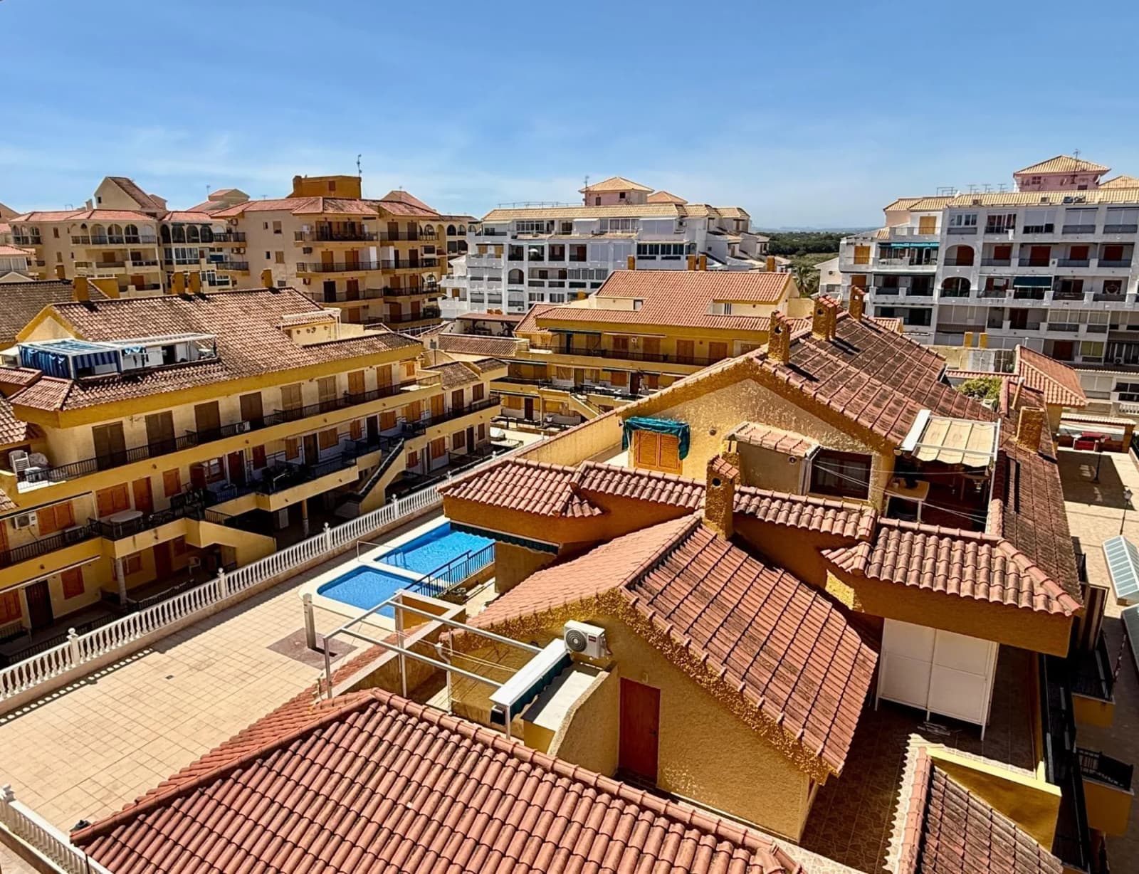 Villa med 1 sovrum till salu i Torrevieja, Alicante - Image 4
