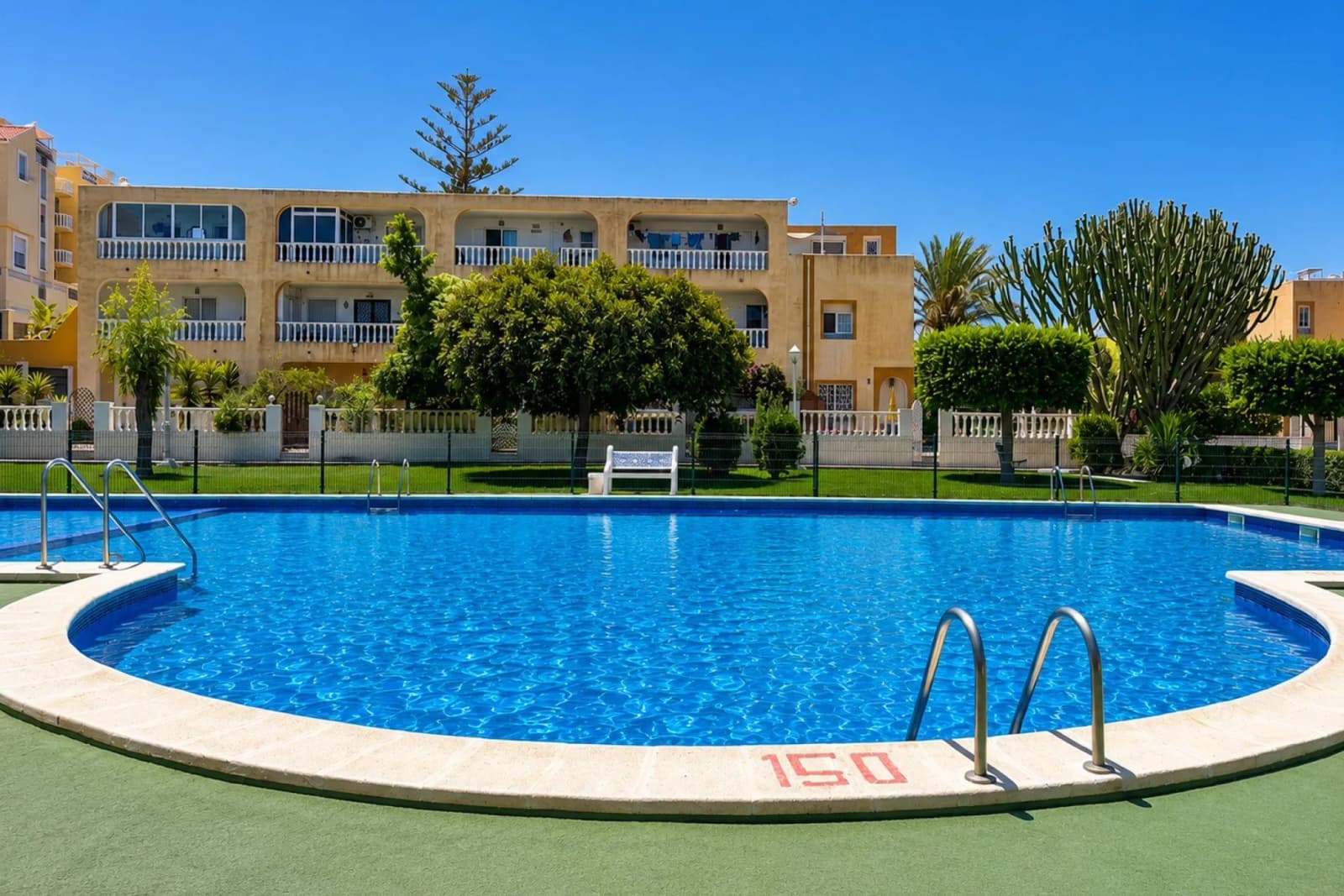 Bungalow med 1 sovrum till salu i Torrevieja, Alicante - Image 2