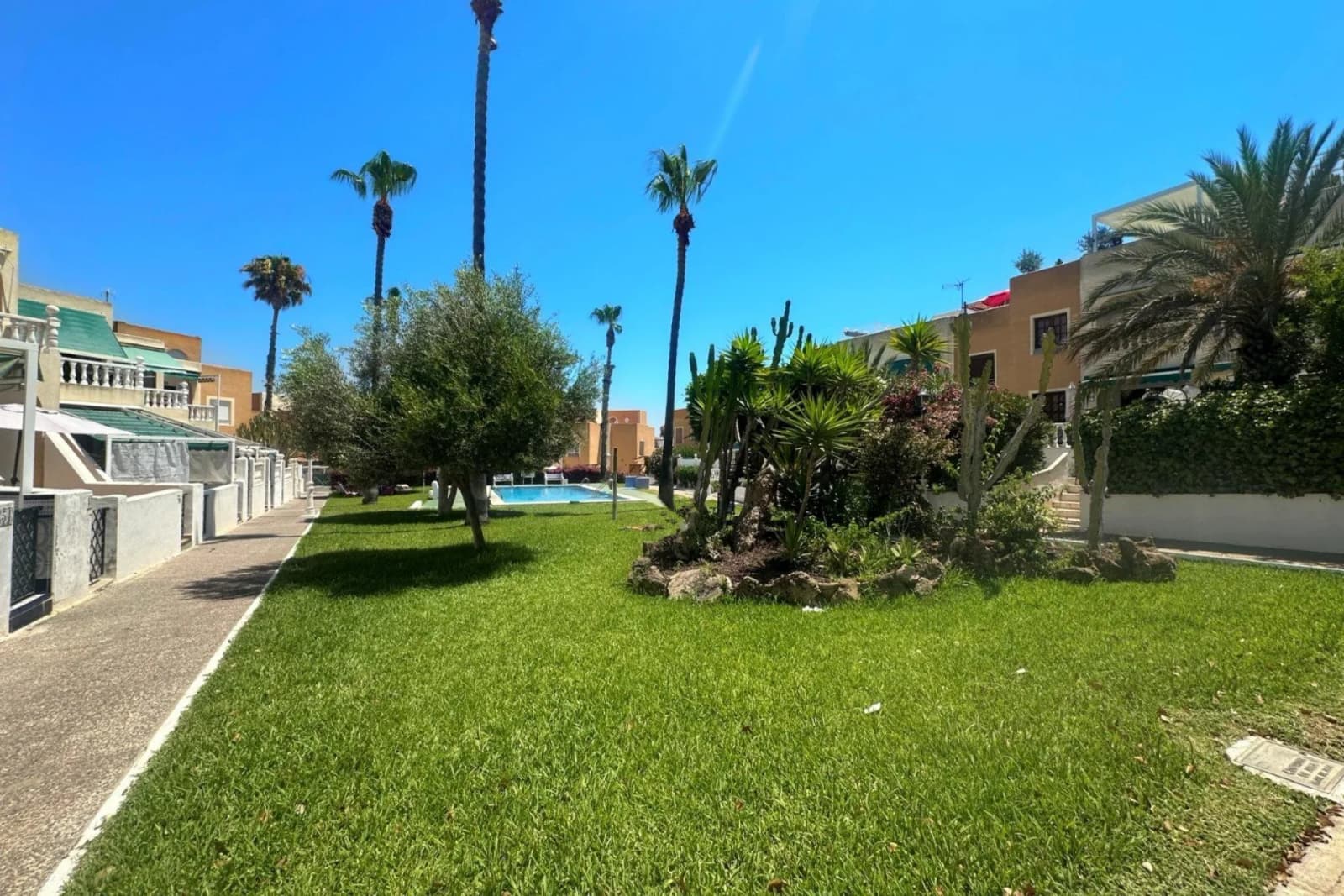 Bungalow med 1 sovrum till salu i Torrevieja, Alicante - Image 7