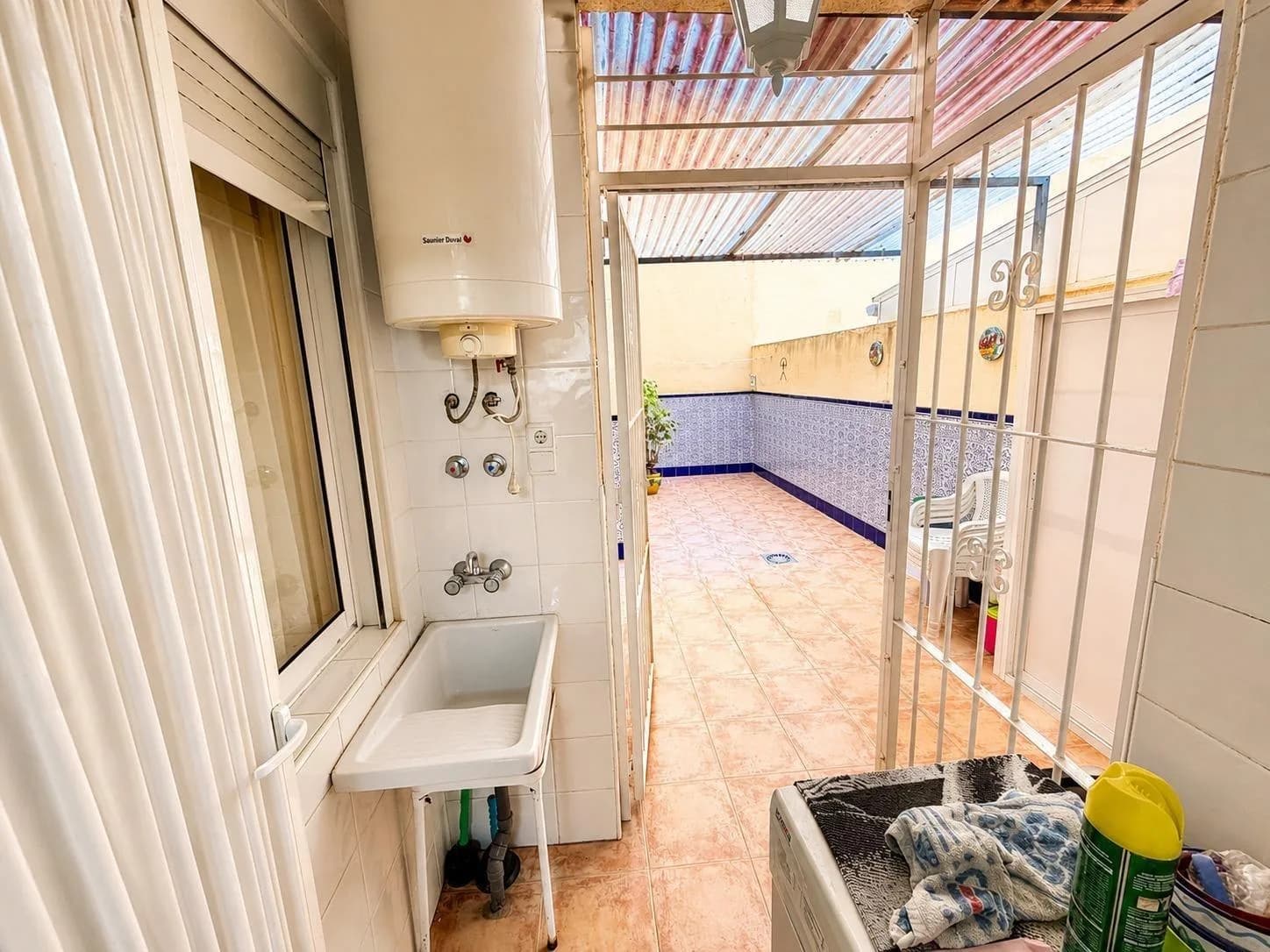 Apartment med 3 sovrum till salu i Torrevieja, Alicante - Image 9