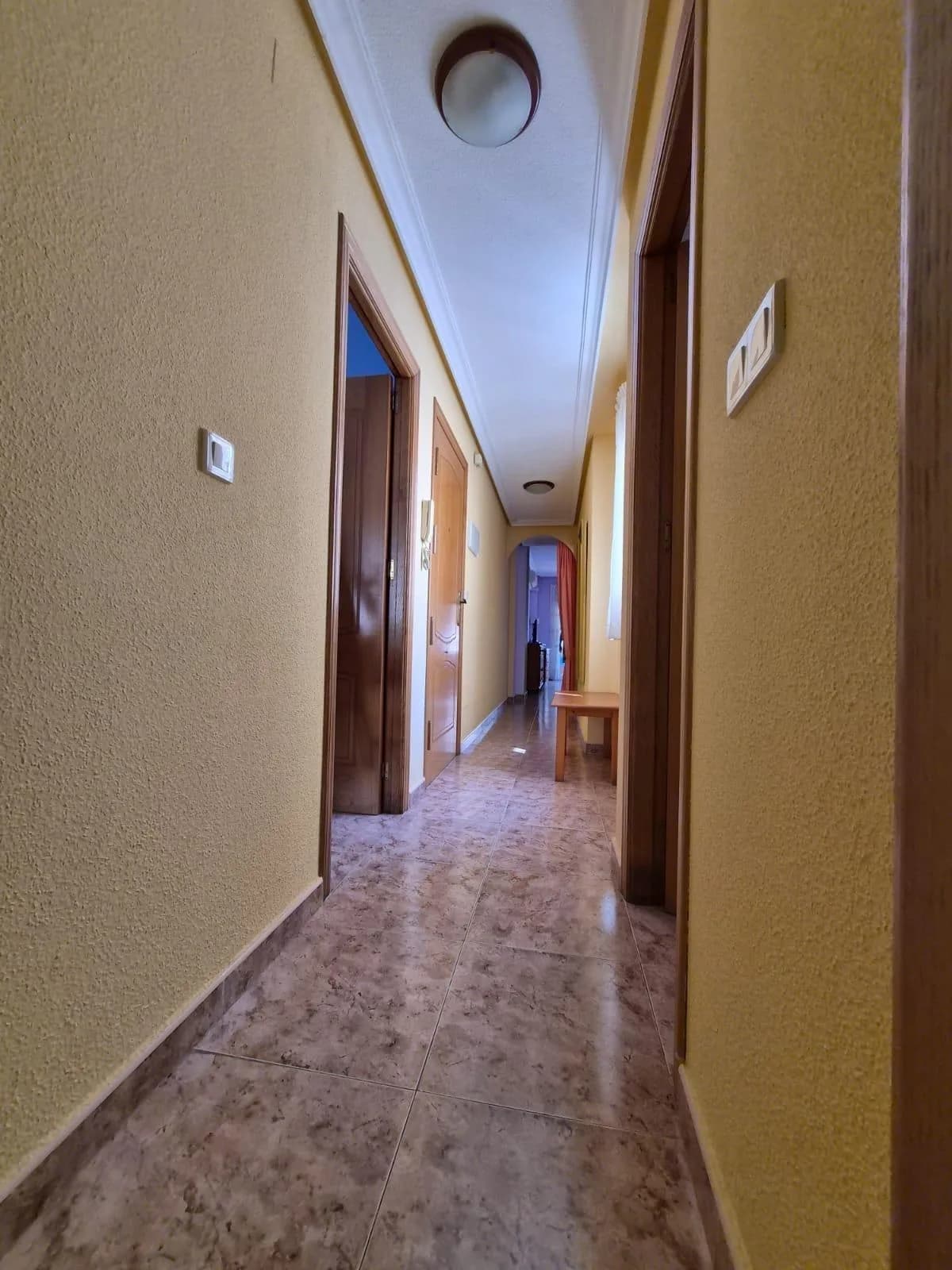 Apartment de 2 chambres à vendre à Torrevieja, Alicante - Image 4