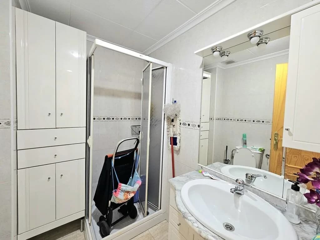 Apartment de 2 chambres à vendre à Torrevieja, Alicante - Image 9